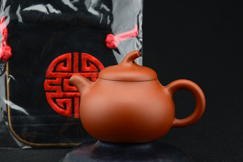 Hong Ni Quie Duan yixing teapot